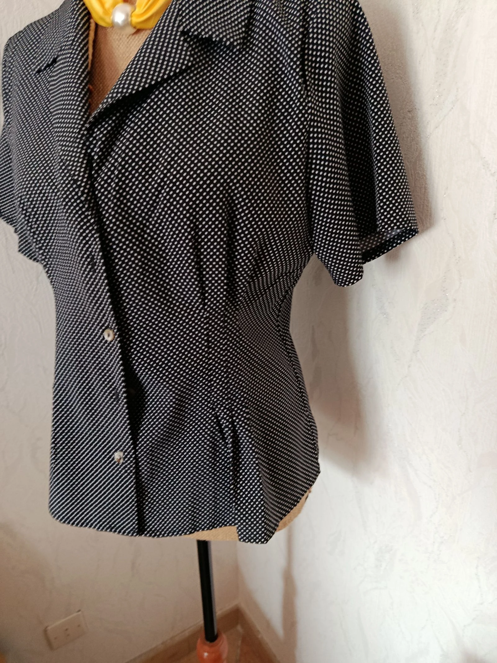 Blusa retrô rockabilly Pin up preta com pontos brancos – photo 3